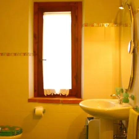 La Querce Sleeps 5 Pool Wifi فيلة فويانو ديلا تشيانا